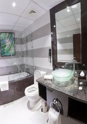 Deluxe Room Near Financial Center Metro Ab 2 Luxury Bookings