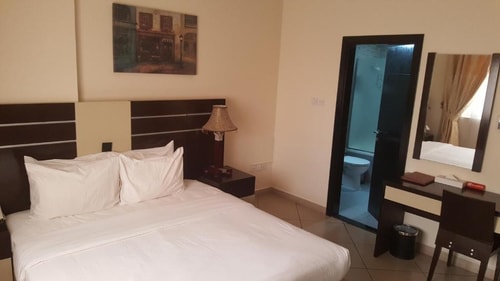 Two Bedroom Apartment Near Al Shafar building 1 2 Luxury Bookings