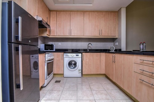 One Bedroom Apartment Walk from Gardens Metro 7 Luxury Bookings