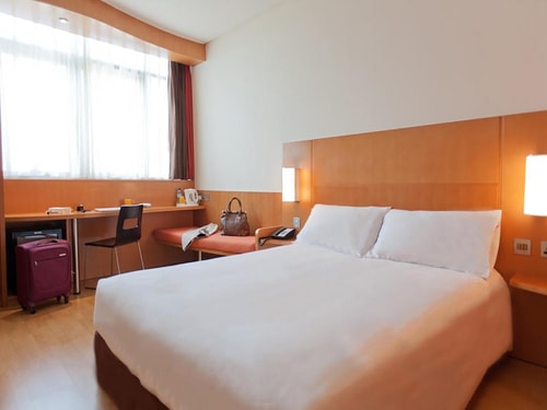 Standard Room Near ADNOC Service Station 1 Luxury Bookings