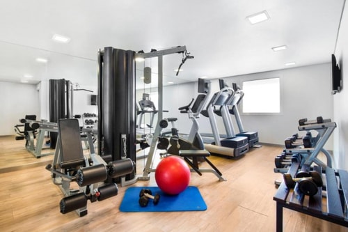 Standard Room Near by Medicare hospital Sharjah 4 Luxury Bookings