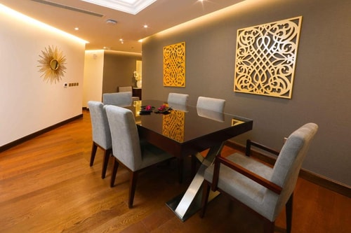 Three Bedroom Suite Near financial Center Metro. 5 Luxury Bookings