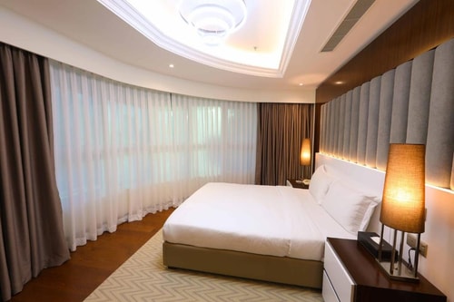 Three Bedroom Suite Near financial Center Metro. 1 Luxury Bookings