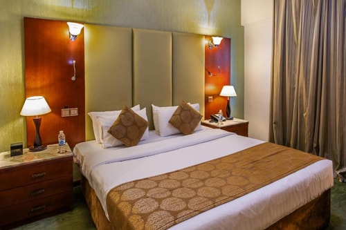 Deluxe Room Near Al Tadawi Medical Centre 3 Luxury Bookings