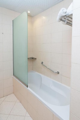 Three Bedroom Apartment Near By Burjuman Mall Ab 8 Luxury Bookings