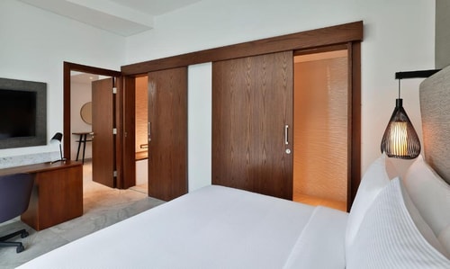 Executive Suite Room in Waterfront Business Bay 1 Luxury Bookings