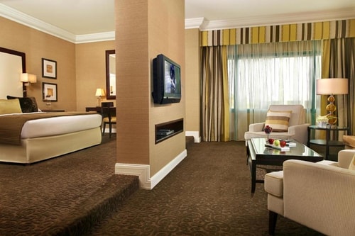 Classic King Room Near Le Royal Club Dubai 7 Luxury Bookings