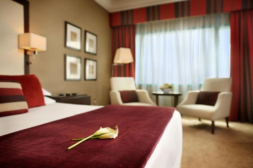 Classic King Room Near Le Royal Club Dubai 2 Luxury Bookings