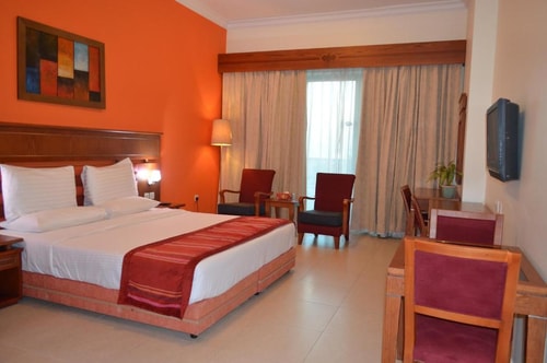 Studio Apartment Near Manhattan Avenue 5 Luxury Bookings