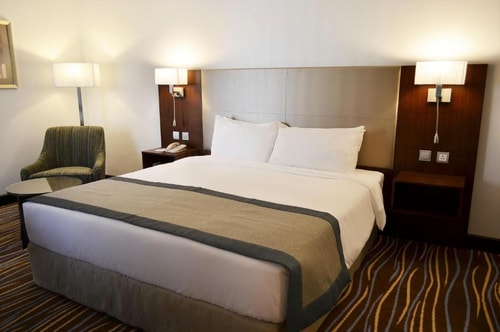 Deluxe Room Near Capital Park By Luxury Bookings 1 Luxury Bookings