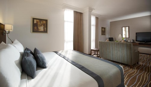 Deluxe Room Near Capital Park By Luxury Bookings 0 Luxury Bookings