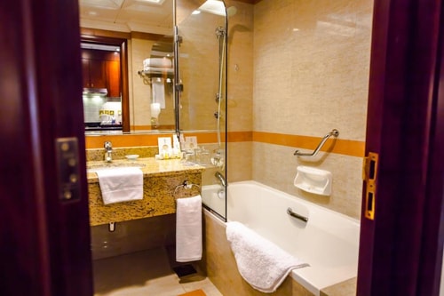 King Studio Near Sheikh Hazza Mosque Park 5 Luxury Bookings