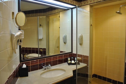 Deluxe Room Near Hanaa Center By Luxury Bookings 2 Luxury Bookings