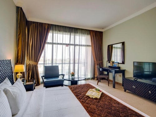 Deluxe Room Near Corniche Beach By Luxury Bookings 2 Luxury Bookings
