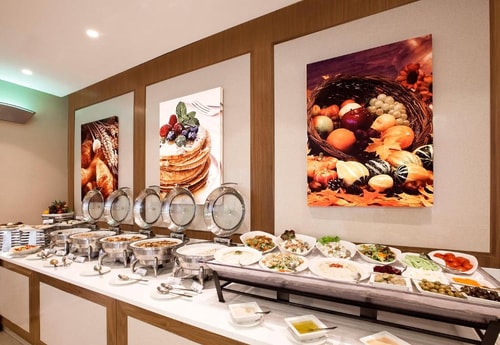 Standard Room Near by Al Rigga Metro Station 16 Luxury Bookings