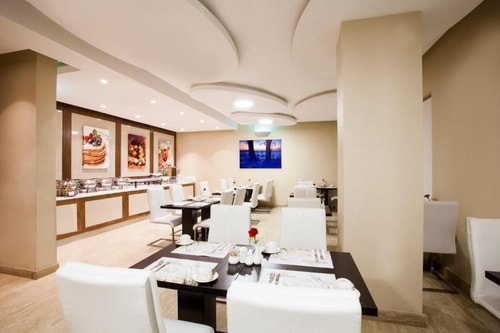 Standard Room Near by Al Rigga Metro Station 11 Luxury Bookings