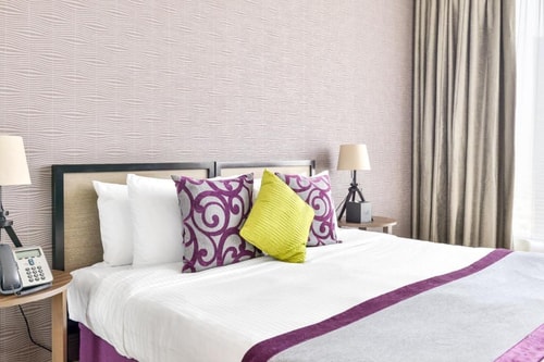 Deluxe One Bedroom Walk from World Trade Center 13 Luxury Bookings