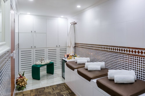 Standard Room Near by Al Rigga Metro Station 22 Luxury Bookings