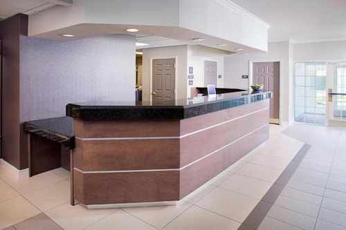 Queen Studio Near Watermark Community Church DAL 10 Luxury Bookings