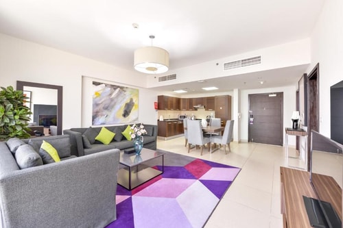 Deluxe One Bedroom Apartment Near WTC Metro 7 Luxury Bookings