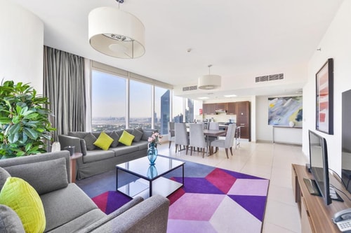 Deluxe One Bedroom Apartment Near WTC Metro 21 Luxury Bookings