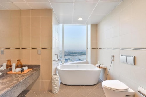 Deluxe One Bedroom Apartment Near WTC Metro 25 Luxury Bookings
