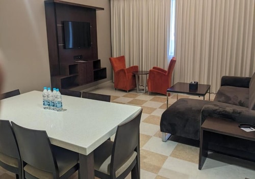 One Bedroom apartment Near Alqiyadah Metro 1 Luxury Bookings