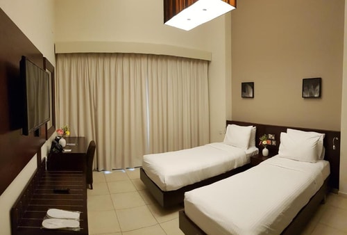 Three Bedroom apartment Near Alqiyadah Metro 1 Luxury Bookings