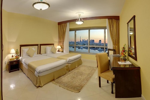 3 Bedroom Apartments Near MM Towers Shopping Mall 15 Luxury Bookings