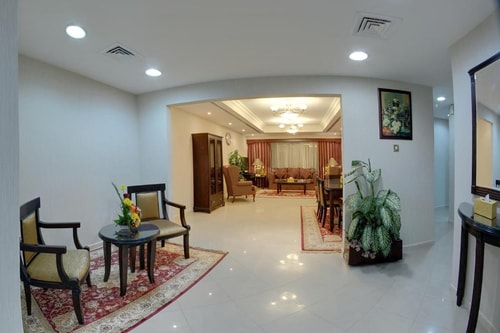 3 Bedroom Apartments Near MM Towers Shopping Mall 21 Luxury Bookings