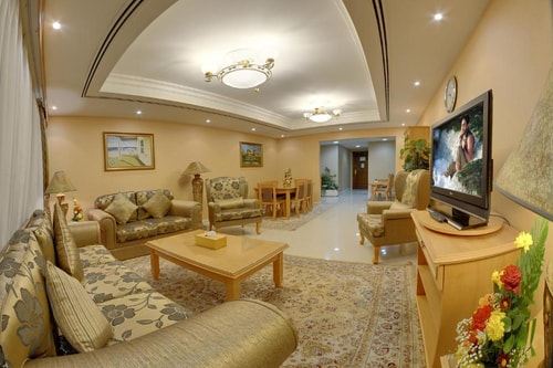 3 Bedroom Apartments Near MM Towers Shopping Mall 24 Luxury Bookings