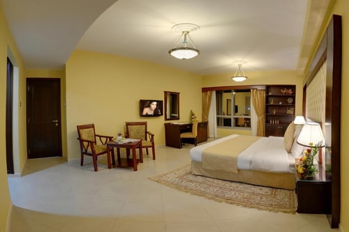 3 Bedroom Apartments Near MM Towers Shopping Mall 27 Luxury Bookings