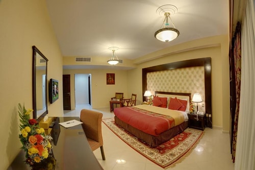3 Bedroom Apartments Near MM Towers Shopping Mall 29 Luxury Bookings