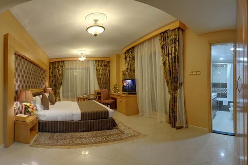 3 Bedroom Apartments Near MM Towers Shopping Mall 30 Luxury Bookings