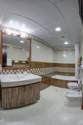 3 Bedroom Apartments Near MM Towers Shopping Mall 36 Luxury Bookings