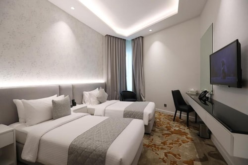 Standard Queen Or Twin Room Near Etisalat Academy 1 Luxury Bookings