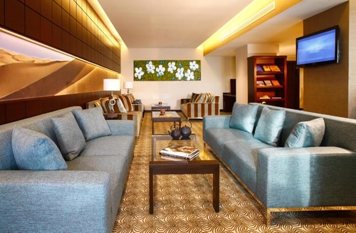Superior Room Near The Souk Qaryat Al Beri 17 Luxury Bookings