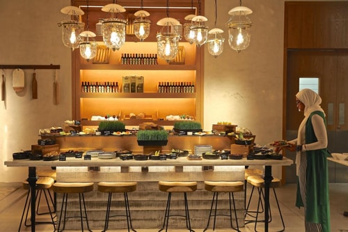 Luxury Deluxe  Room Next To Internet Metro 11 Luxury Bookings