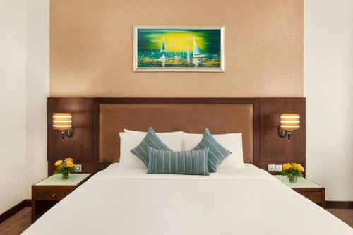 King Room Near Reef Mall By Luxury Bookings Luxury Bookings