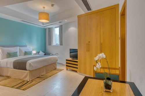 Classic Studio Near Carrefour Tecom Ab 3 Luxury Bookings