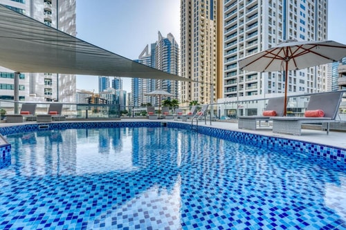 Classic Studio Near Carrefour Tecom Ab 12 Luxury Bookings