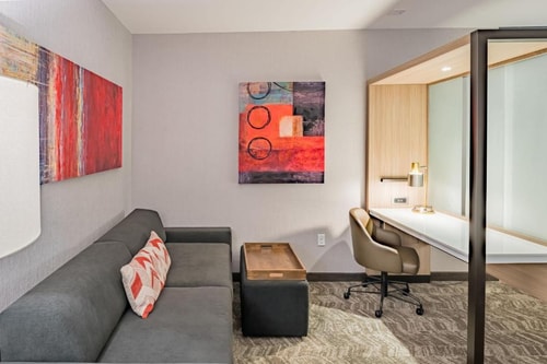 King Suite Near Ambassador House Association DAL 3 Luxury Bookings