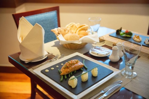 Classic One Bedroom Suite Near Al Nahyan Stadium 6 Luxury Bookings