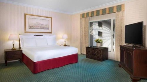 standard King Bedroom Nearby Kimshealth Center 2 Luxury Bookings