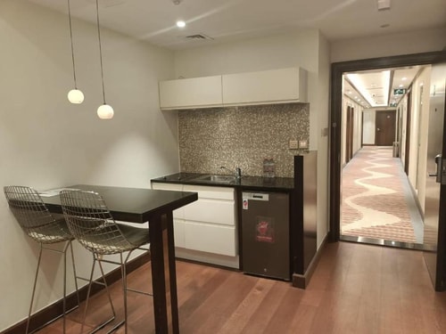 Studio Apartment Next to Financial Centre Metro 4 Luxury Bookings