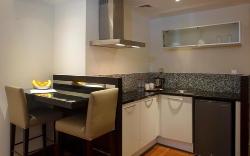 Studio Apartment Next to Financial Centre Metro 6 Luxury Bookings