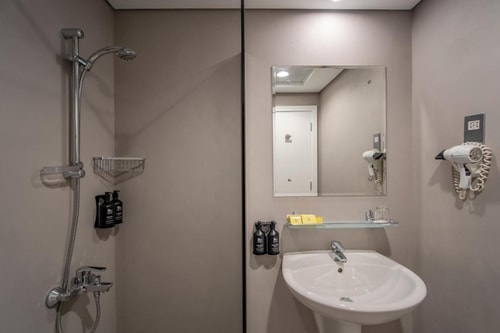 Two Bedroom Apartment Near Mashreq Metro Station 11 Luxury Bookings