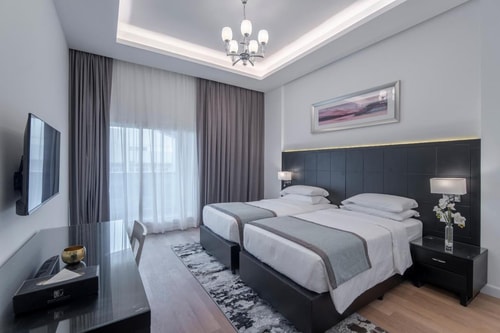 Two Bedroom Apartment Near Mashreq Metro Station 2 Luxury Bookings
