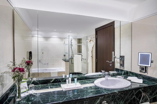 Two Bedroom Apartment near National Cinema 6 Luxury Bookings