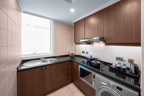 Two Bedroom Apartment near National Cinema 5 Luxury Bookings